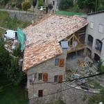  Col.locació de les teules reutilitzades de l'antic paller. - Energies  renovables Turisme Rural casa l'hereu