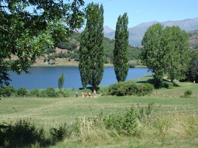  Els voltants de l'estany a l'estiu. - L'estany a l'estiu Turisme Rural casa l'hereu