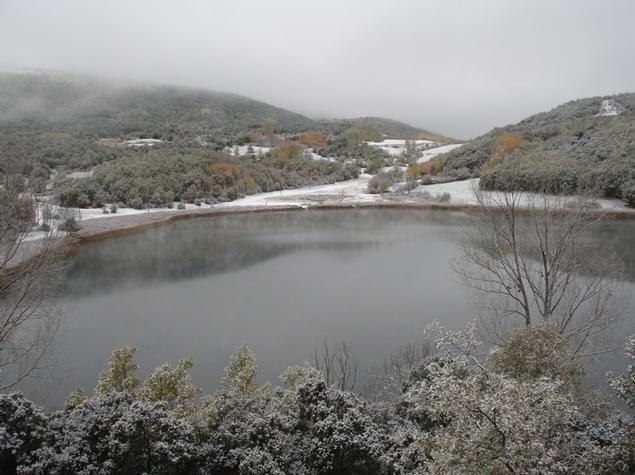   - L'estany a l'hivern Turisme Rural casa l'hereu